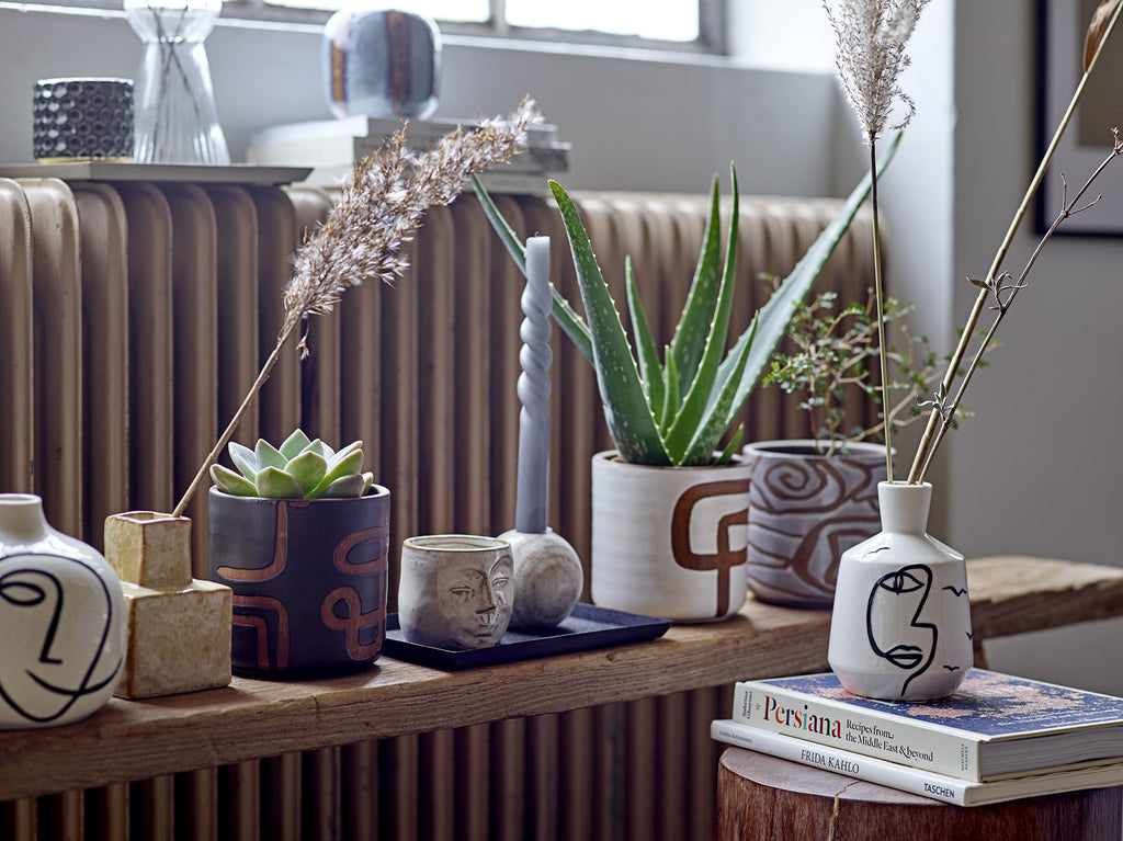 Line Art Face Vase — Handmade Ceramic Decoration
